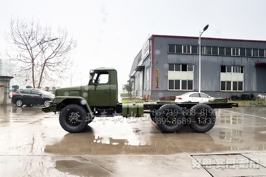 东风eq2100,东风四驱,东风六驱,东风运兵车,东风6驱越野车,东风特种车,东风六驱专用车,东风EQ245,东风卡车,东风商用车,东风汽车报价,东风卡车配置,东风越野车参数