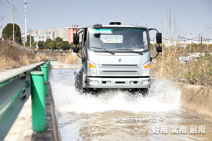6*6卡车底盘,大马力底盘改装,越野底盘改装,舒适的卡车,驾乘感舒适,平头卡车底盘,山猫越野车