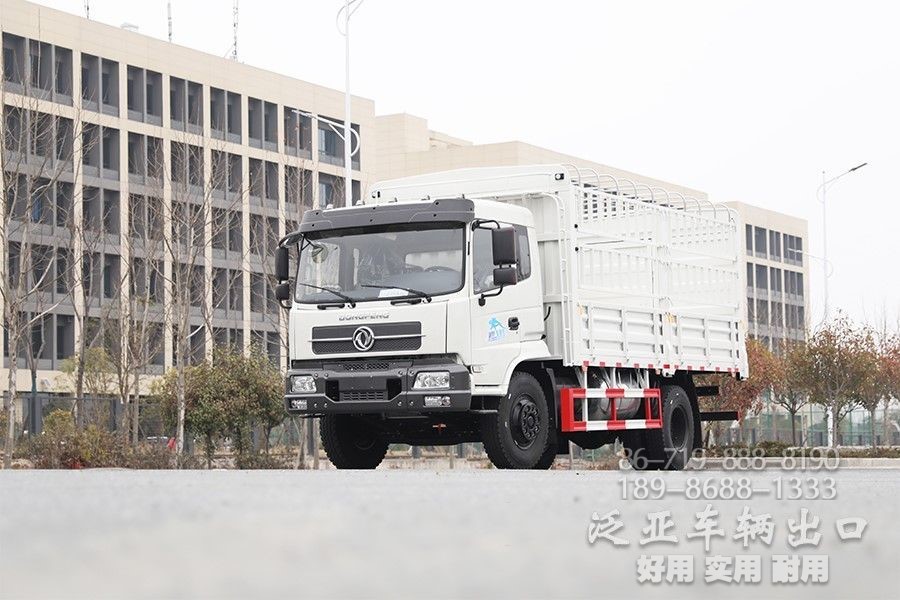 <strong>兼顾舒适透气一体的仓栅车</strong>